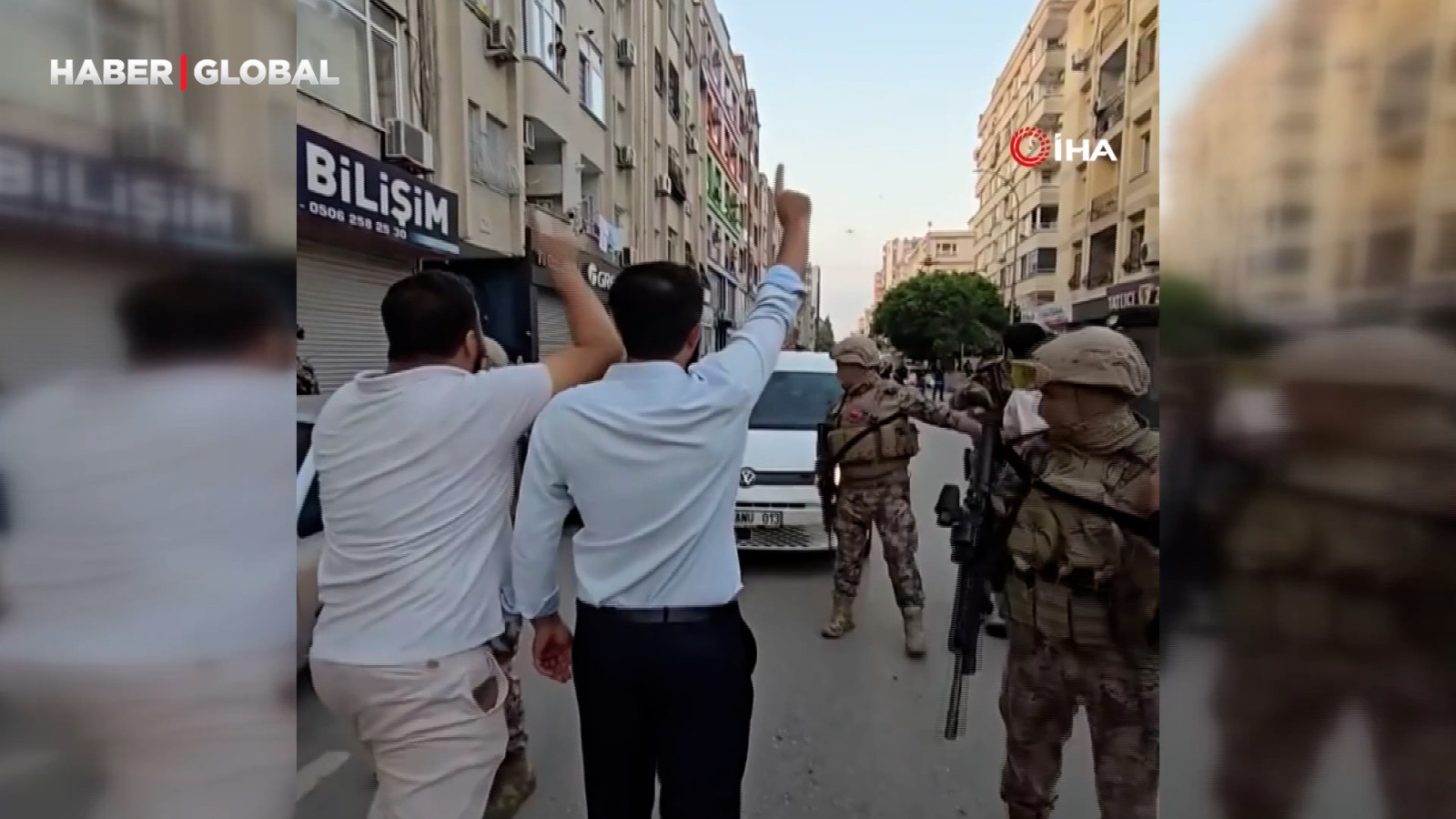Alparslan Kuytul ve Eşinin Gözaltı Anları Kamerada: Polis Müdahalesine Direniş