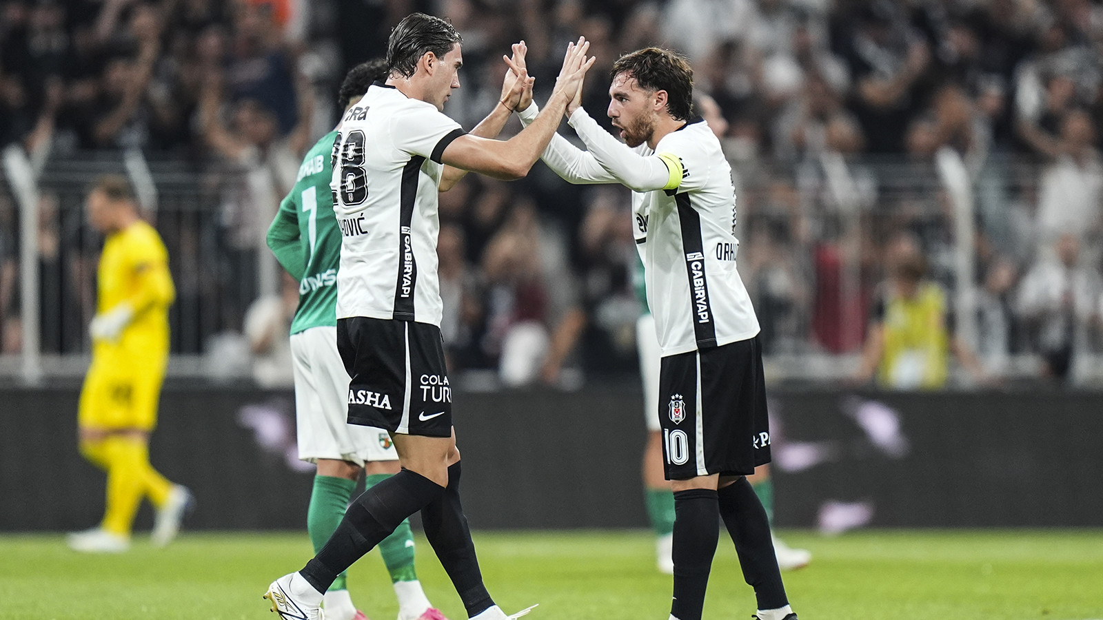 Beşiktaş, UEFA Avrupa Ligi’nde tur kapısını sonuna kadar araladı