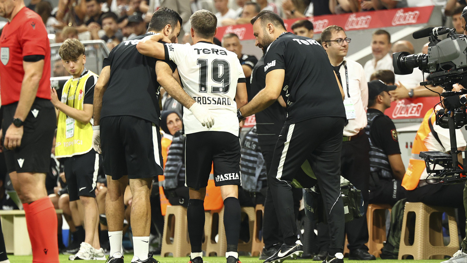 Beşiktaş'ta Trossard endişesi! Yıldız futbolcu oyuna devam edemedi