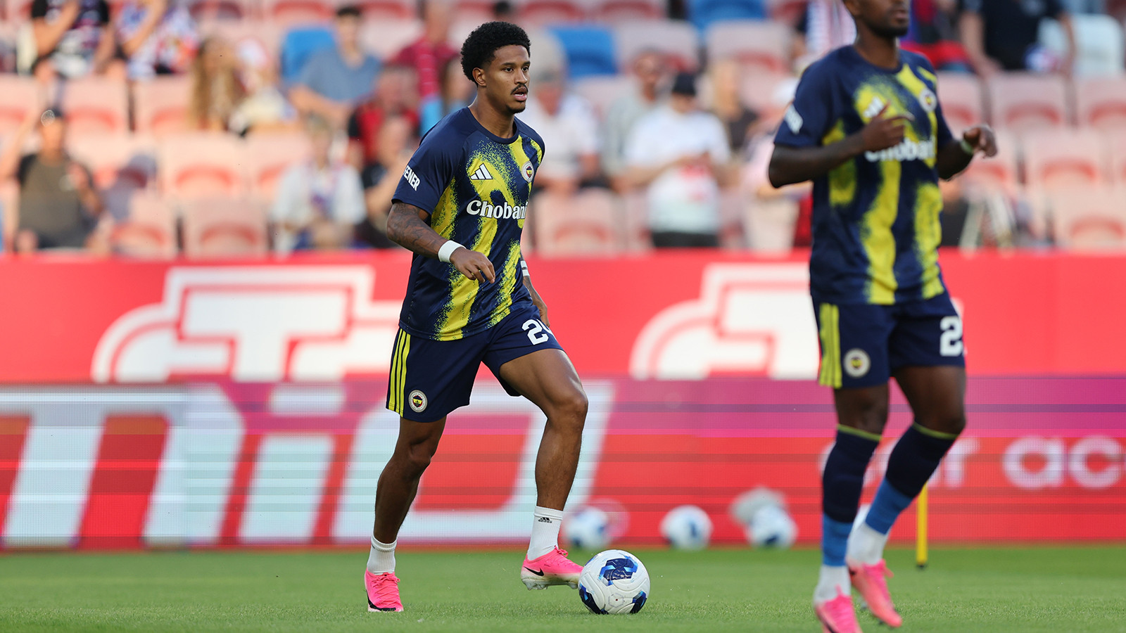 Jayden Oosterwolde adım adım İtalya'ya! Roma transferi bitirmek için bastırıyor