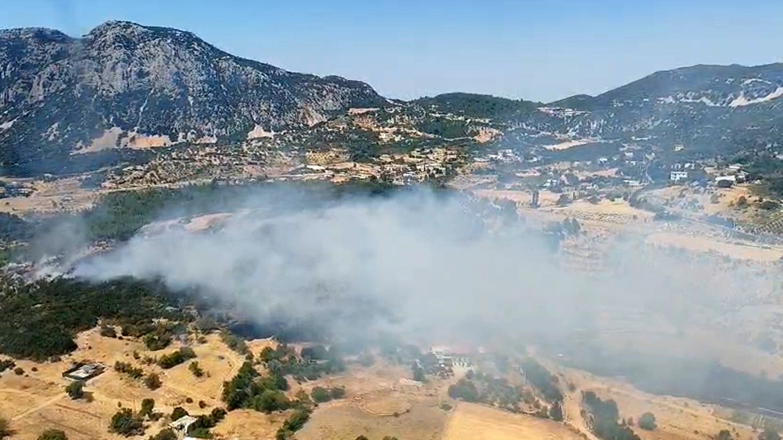Kaş'ta orman yangını! Havadan ve karadan müdahale
