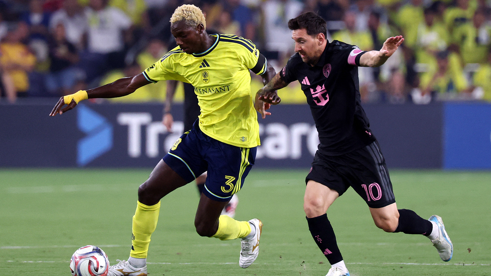 MLS Yönetimi, rakibinin ensesine vuran Lionel Messi'ye ceza verdi