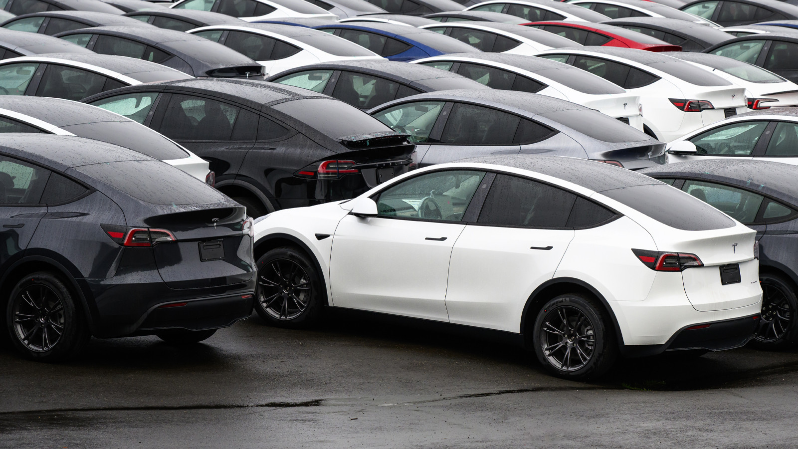 Otomotivde büyük alarm! Tesla dahil 11 marka listede: Milyonlarca araç geri çağrılıyor