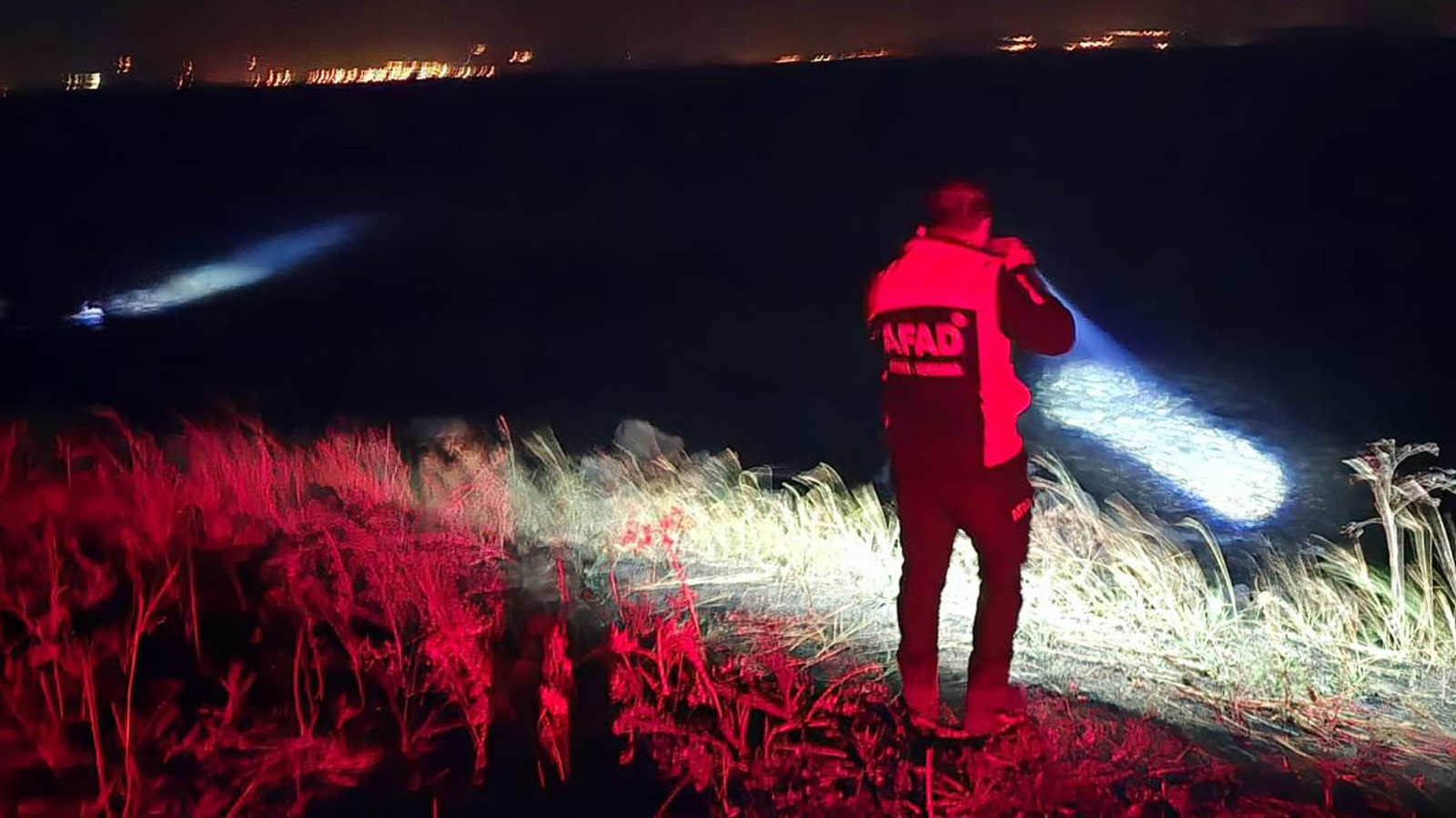 Van Gölü'nde kaybolan 2 kişi bulundu