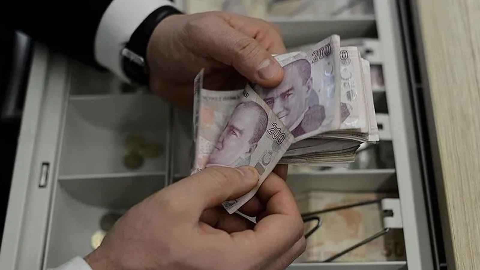 Çalışan herkesi ilgilendiriyor, tek bir gün bile yeterli! Yargıtay'dan emsal 'tazminat' kararı
