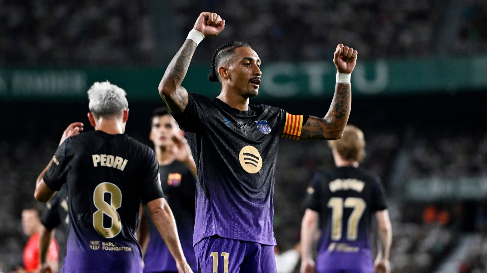 Barcelona şov yaptı, PSG puanı son anda kurtardı