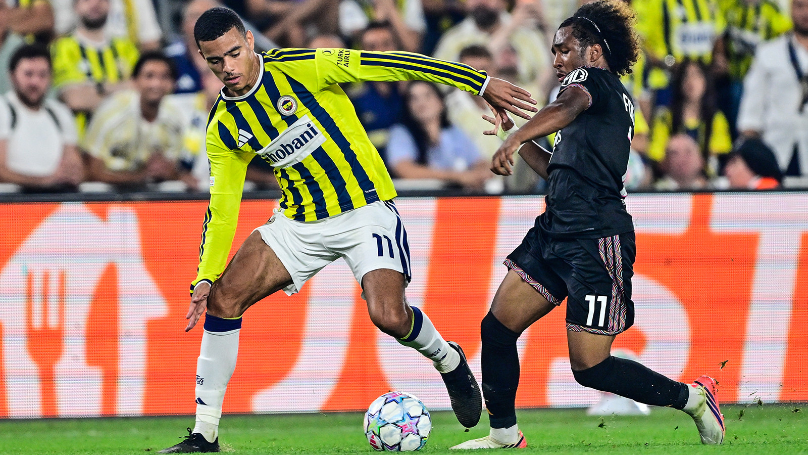 Fransız polisinden Lyon-Fenerbahçe karşılaşması öncesi olağanüstü güvenlik önlemleri: 'Yüksek riskli maç' olarak ilan edildi
