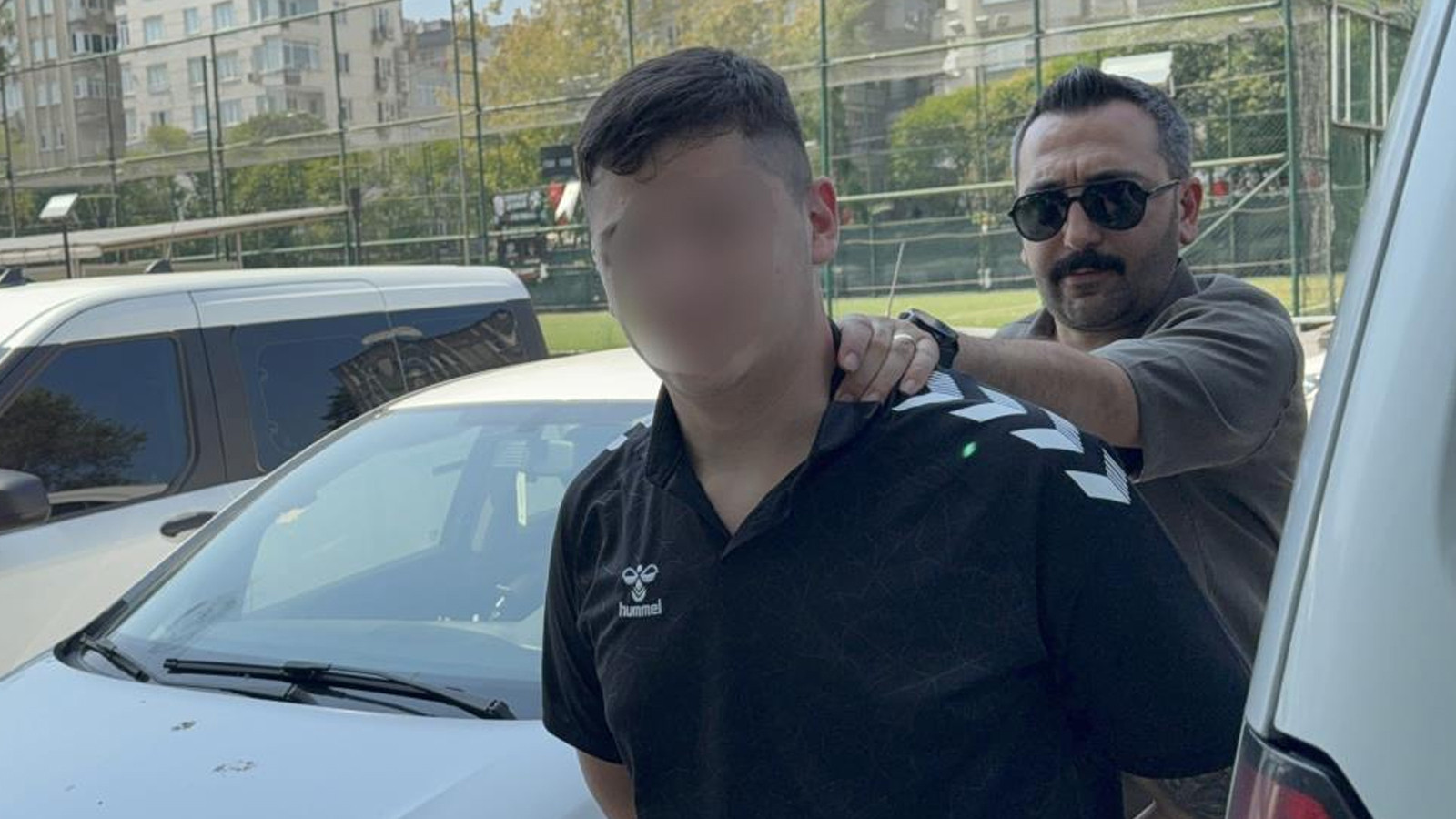 Yer: Samsun! 17 yaşındaki çocuk iki kişiyi bıçakladı