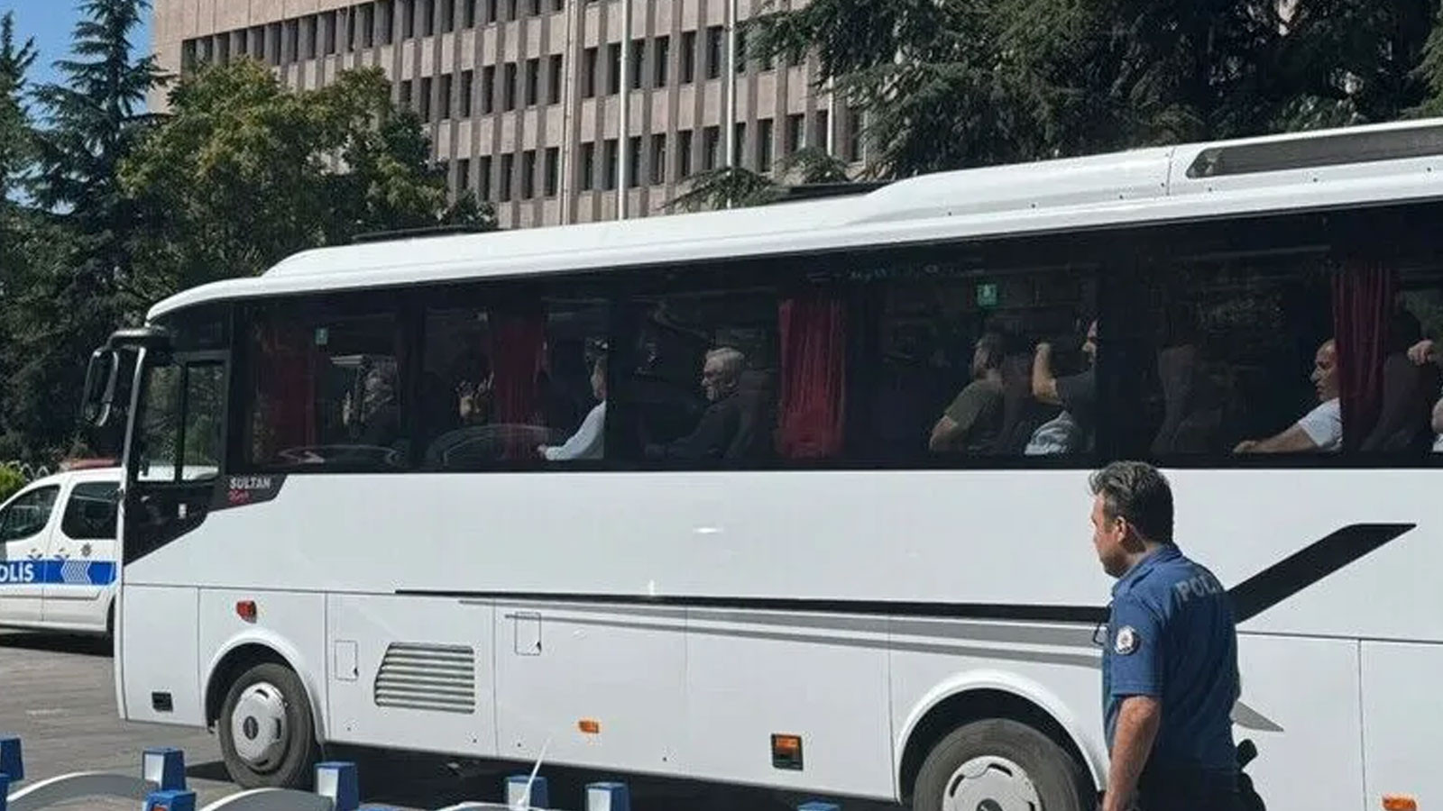 Alihan Kuriş suç örgütüne yönelik soruşturmada gözaltına alınanlardan 10'u tutuklandı