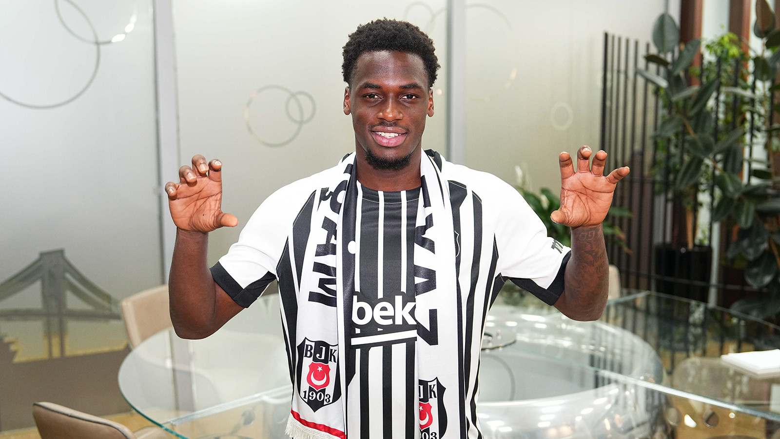 Beşiktaş'ın Ernest Poku için Bayer Leverkusen'e ödeyeceği ücret belli oldu