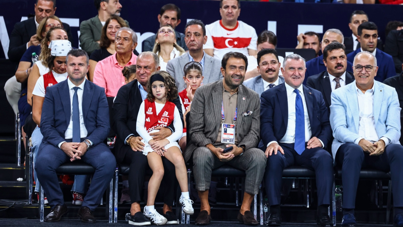İlkin Aydın'dan Fatih Terim ve torunlarına hoş geldin mesajı
