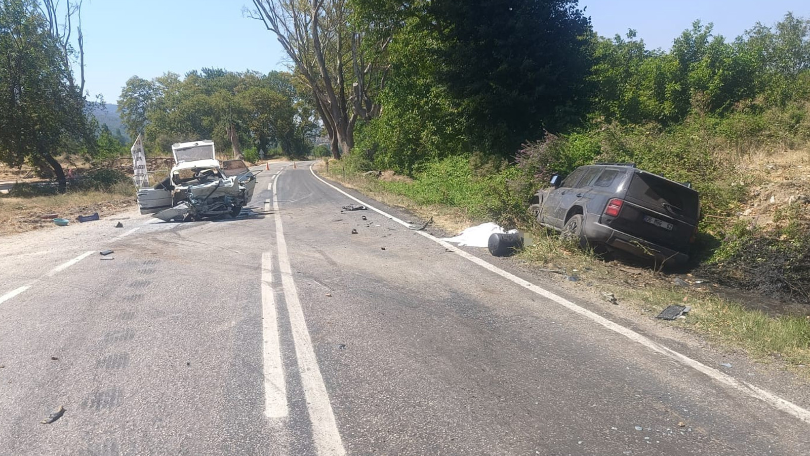 Manisa'da feci kaza: 2 kardeş hayatını kaybetti, 2 kişi yaralandı