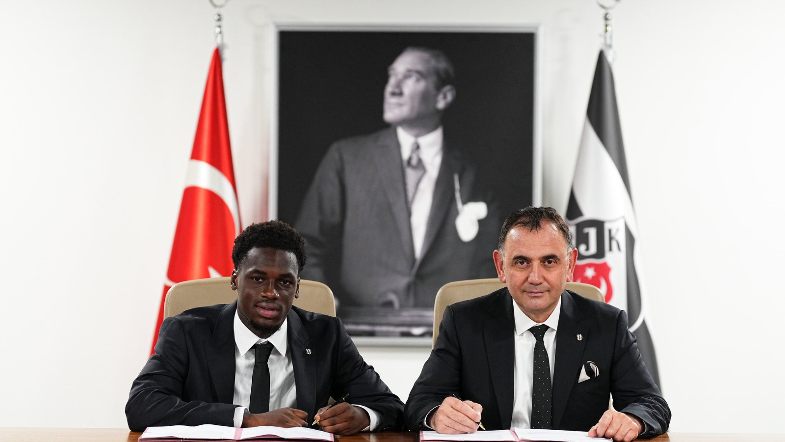 8. transfer! Ernest Poku resmen Beşiktaş'ta