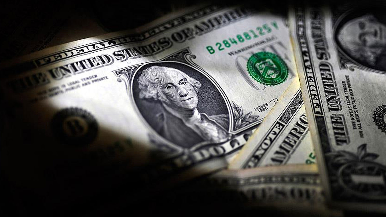 Dolar perşembe gününe sınırlı yükselişle başladı