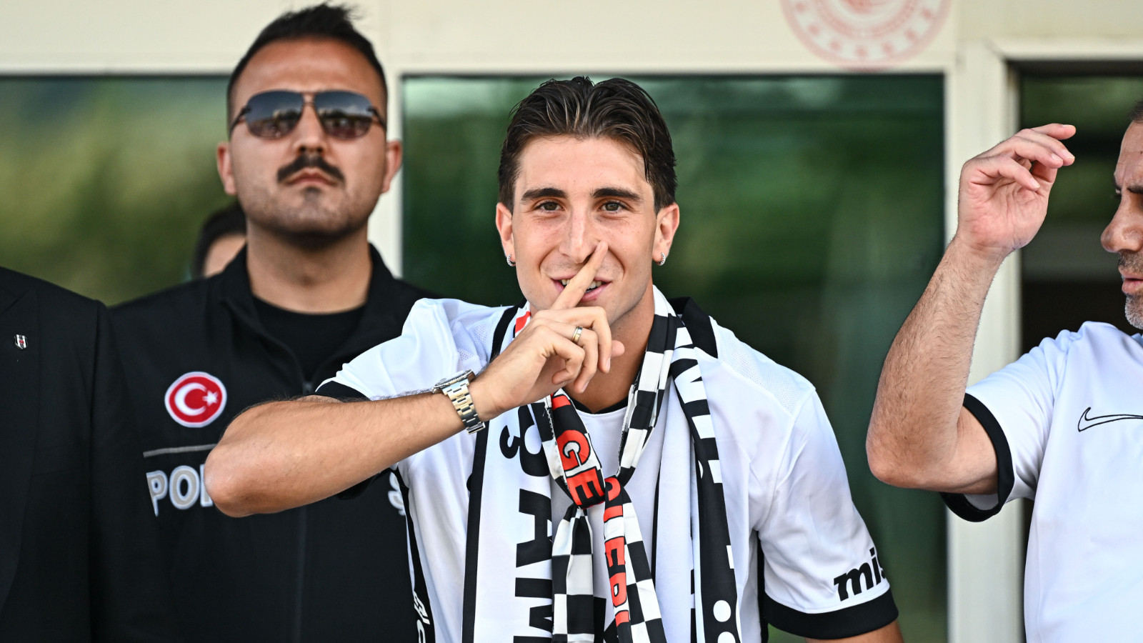 Beşiktaş'ın İtalyan orta sahası İstanbul'a geldi