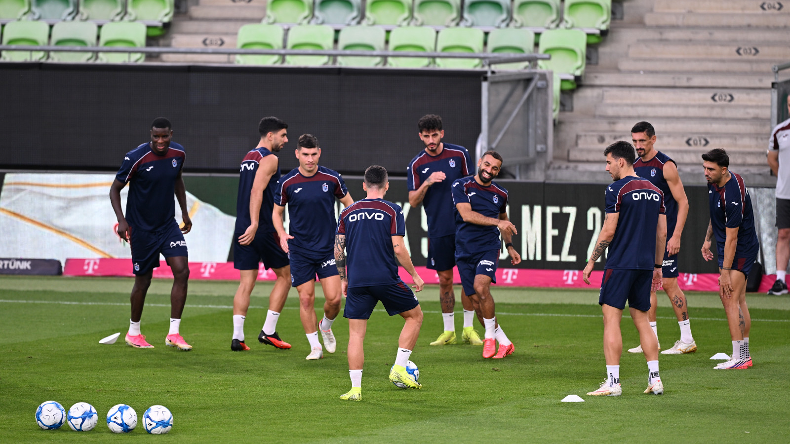 Ferencvaros - Trabzonspor maçı saat kaçta, hangi kanalda? Salah ilk 11'de mi?