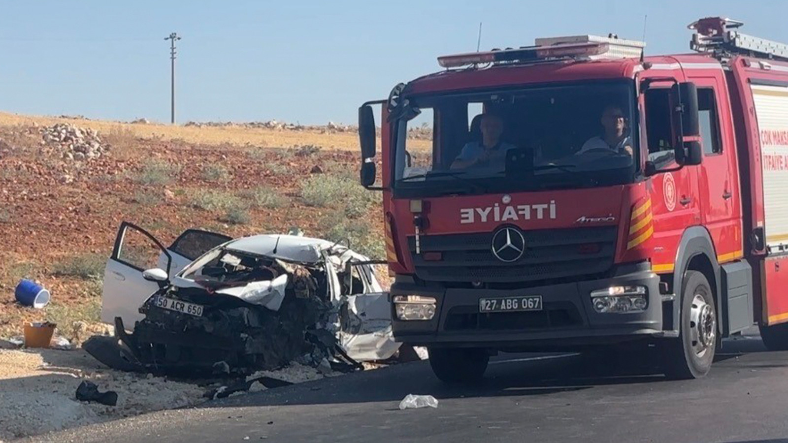 Gaziantep’te otomobil ile hafif ticari araç çarpıştı: 2 ölü, 4 yaralı