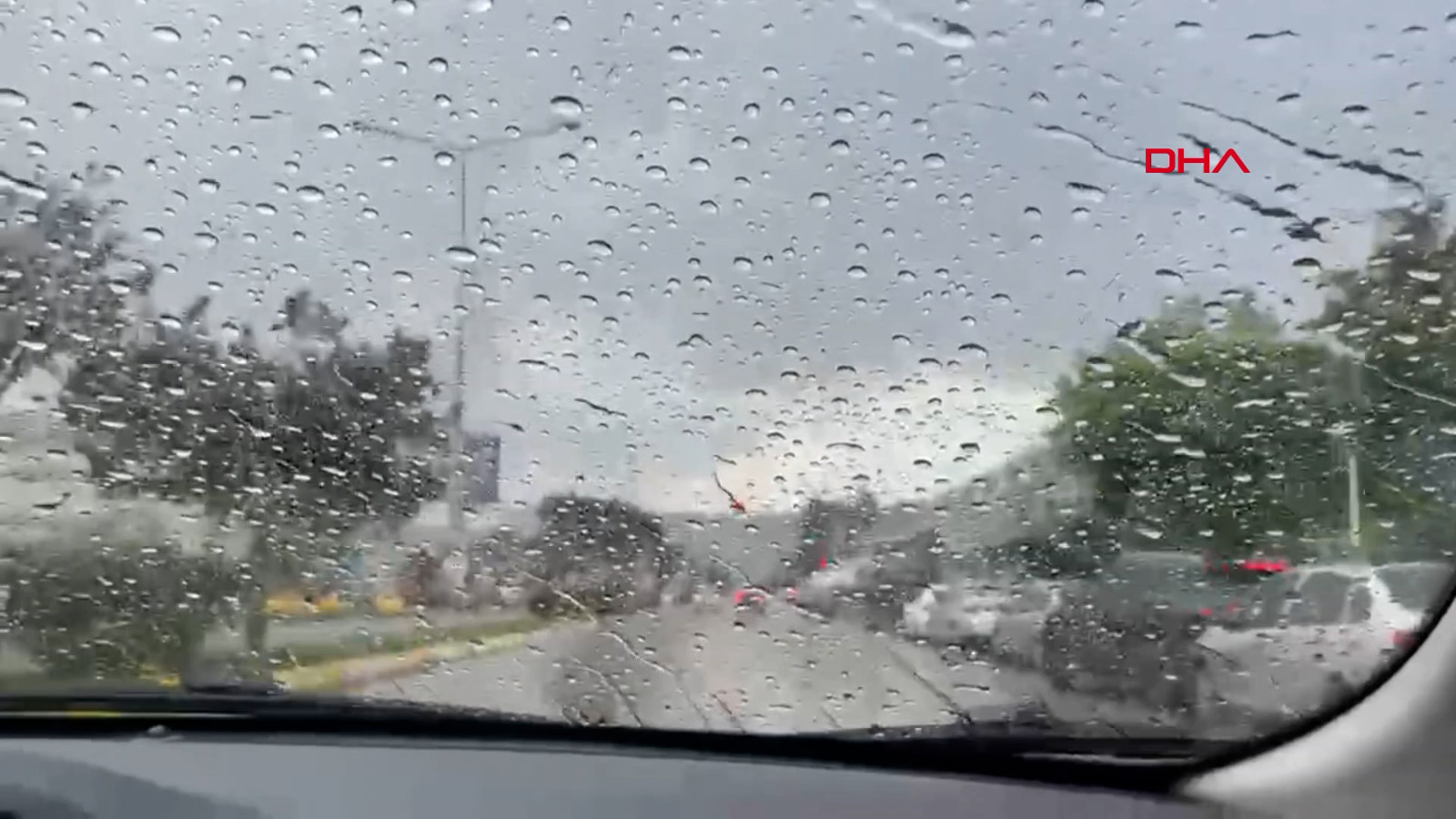 Bolu ve Sakarya'da etkili sağanak yağış