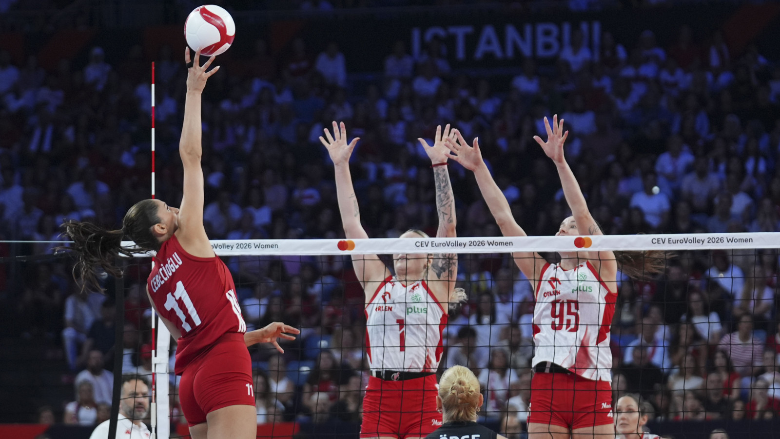 Filenin Sultanları, Polonya'ya altın sette kaybetti