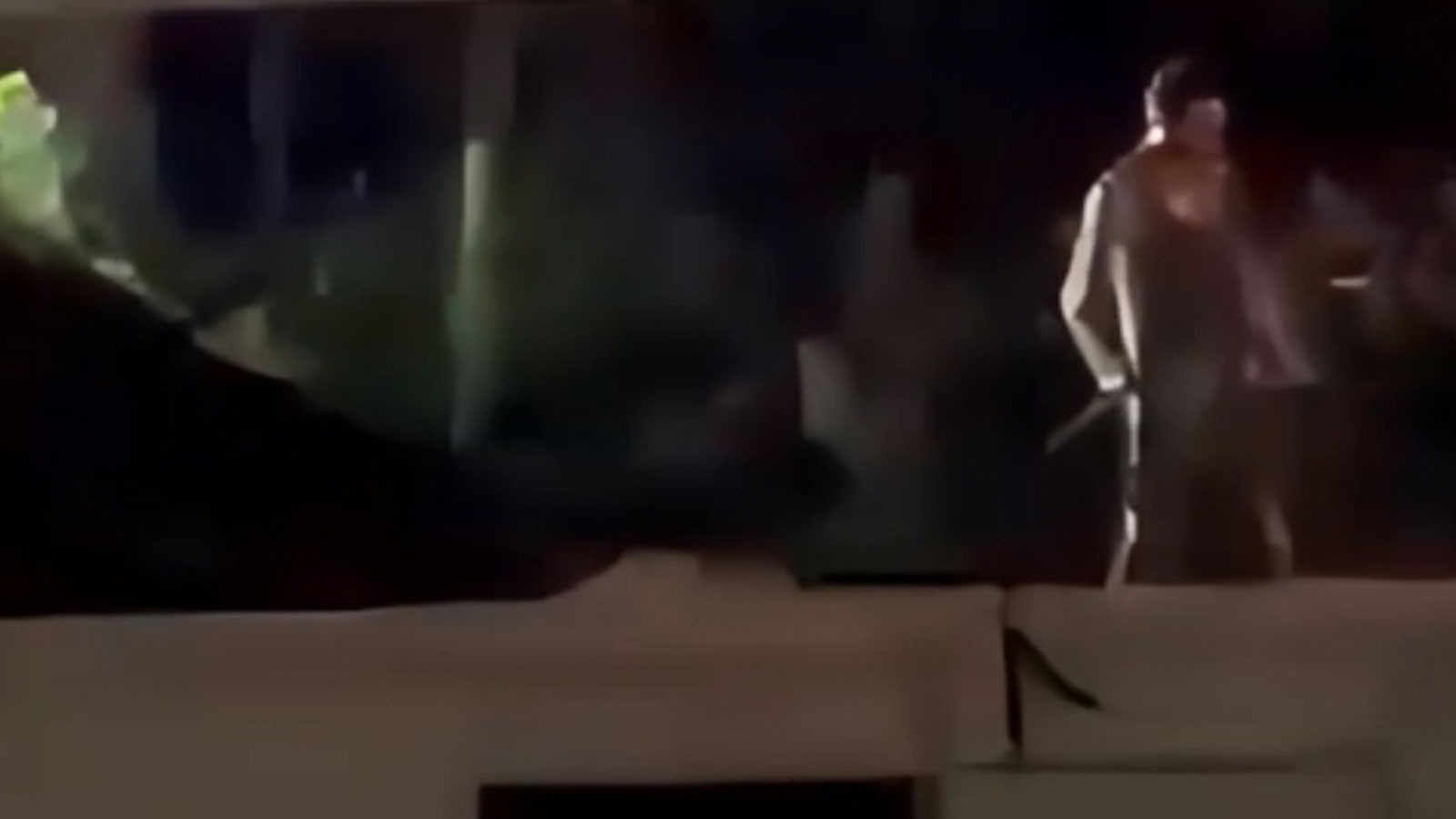 Sarıyer’de hastane bahçesinde demir sopalı saldırı: 1 polis yaralı