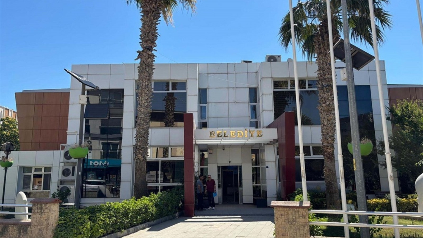Seferihisar Belediyesi'ne rüşvet soruşturması: İki şüpheliye gözaltı
