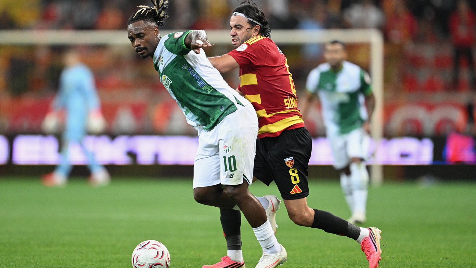 Bursaspor, Kayserispor'u deplasmanda devirdi
