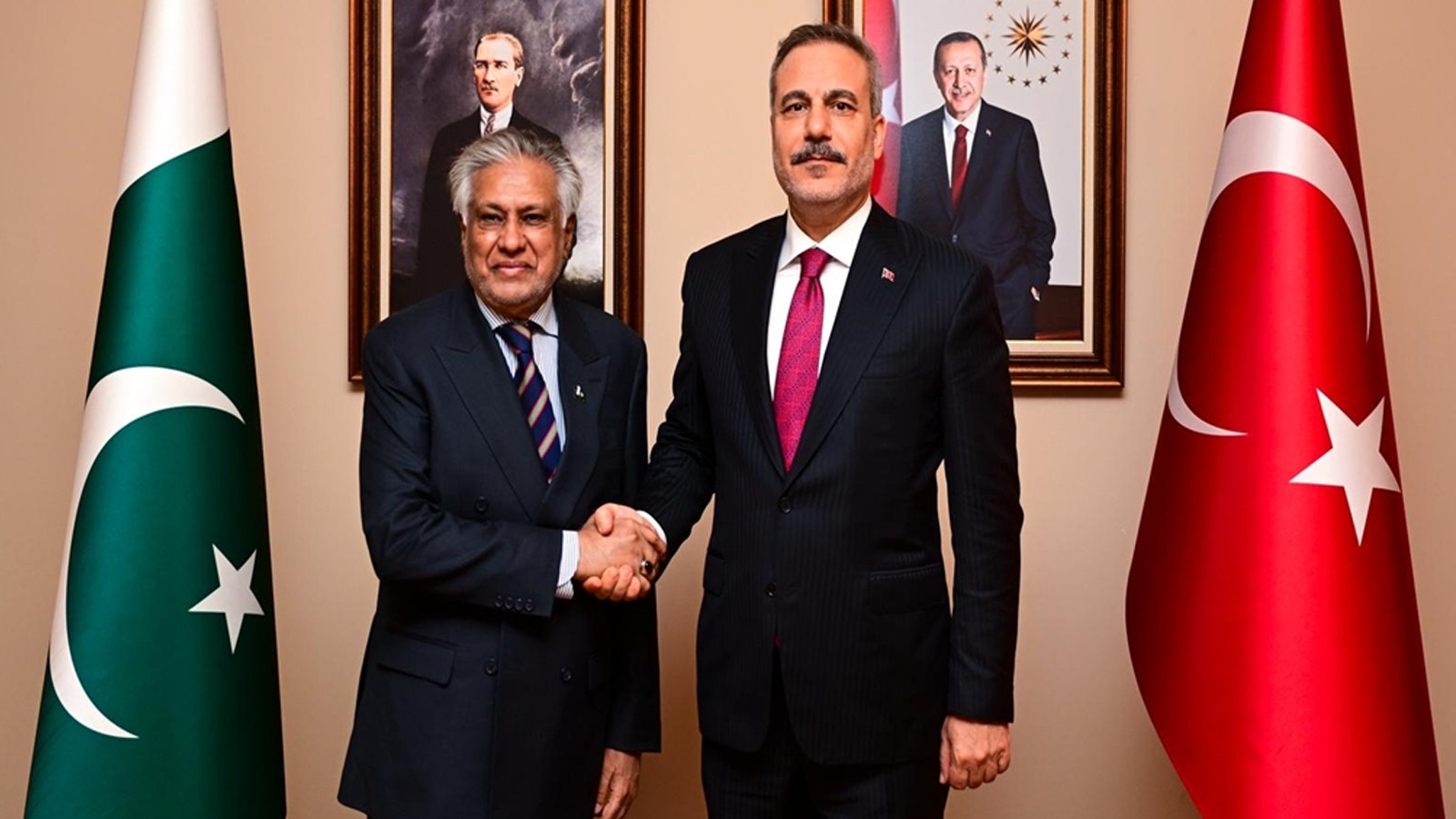 Bakan Fidan, Pakistan Dışişleri Bakanı Ishaq Dar ile görüştü