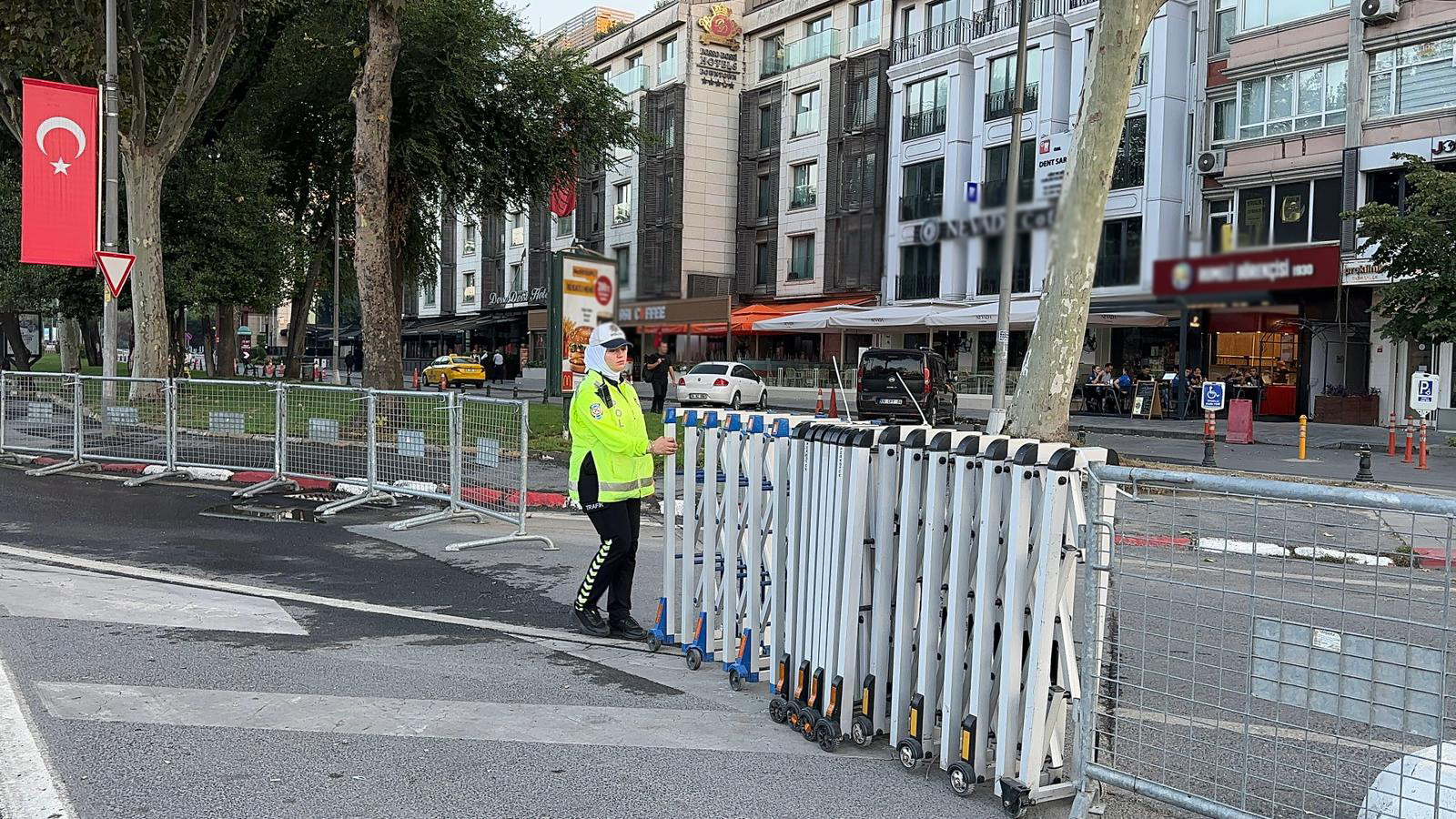 İstanbullular dikkat: Trafiğe kapatıldı