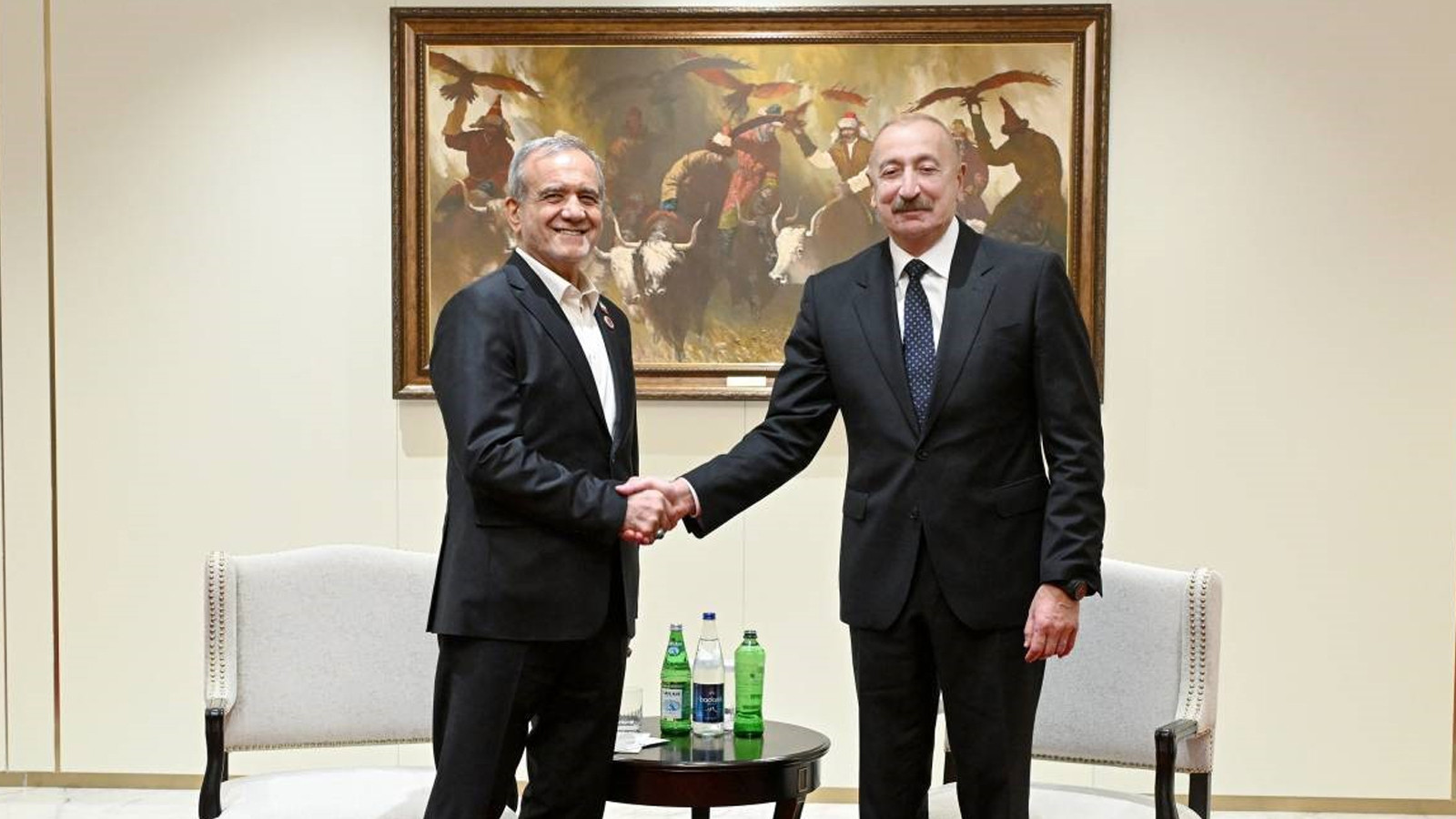 Azerbaycan Cumhurbaşkanı Aliyev, İran Cumhurbaşkanı Pezeşkiyan ile Bişkek'te görüştü