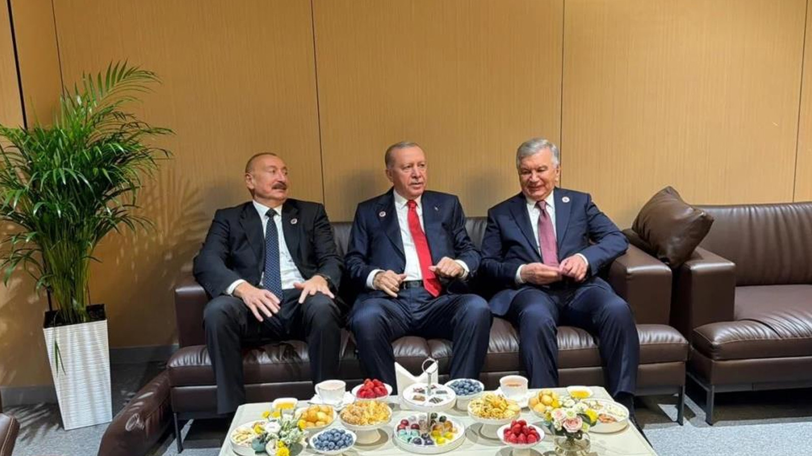 Cumhurbaşkanı Erdoğan, Aliyev ve Mirziyoyev ile bir araya geldi