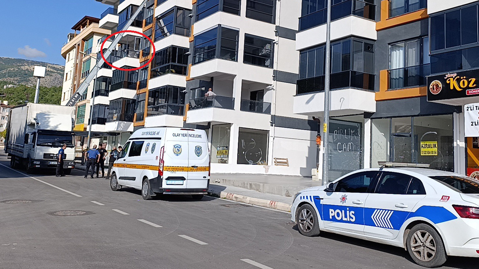 Amasya'da feci olay! 3'üncü kattan düşen çocuk ağır yaralandı