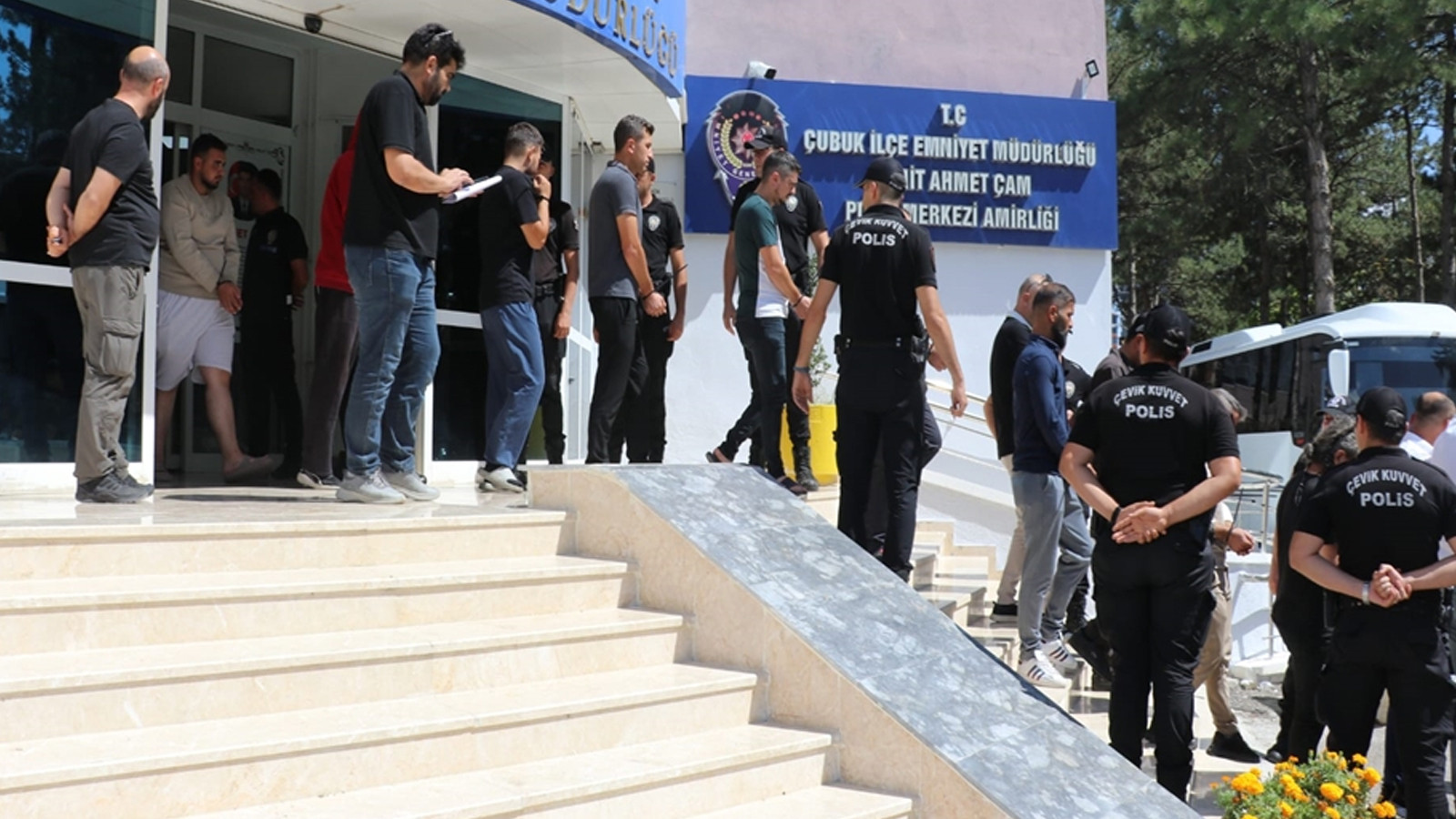 Ankara'da uygulama noktalarını paylaşanlara operasyon: Çok sayıda gözaltı var
