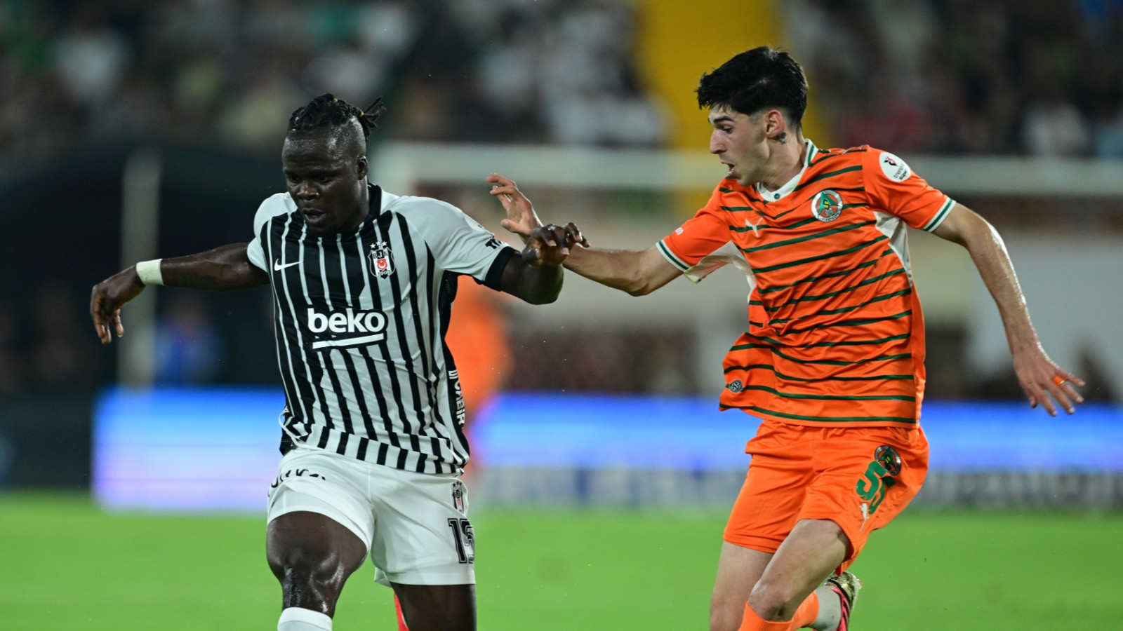 Ümit Akdağ Beşiktaş'ta! UEFA listesine yazılacak mı?