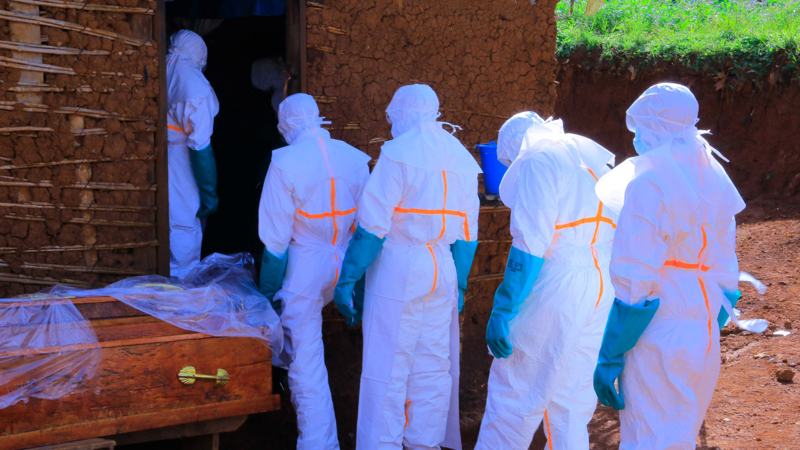 DSÖ’den Ebola alarmı: “Şimdiye kadar gördüğümüz en hızlı yayılan salgın”