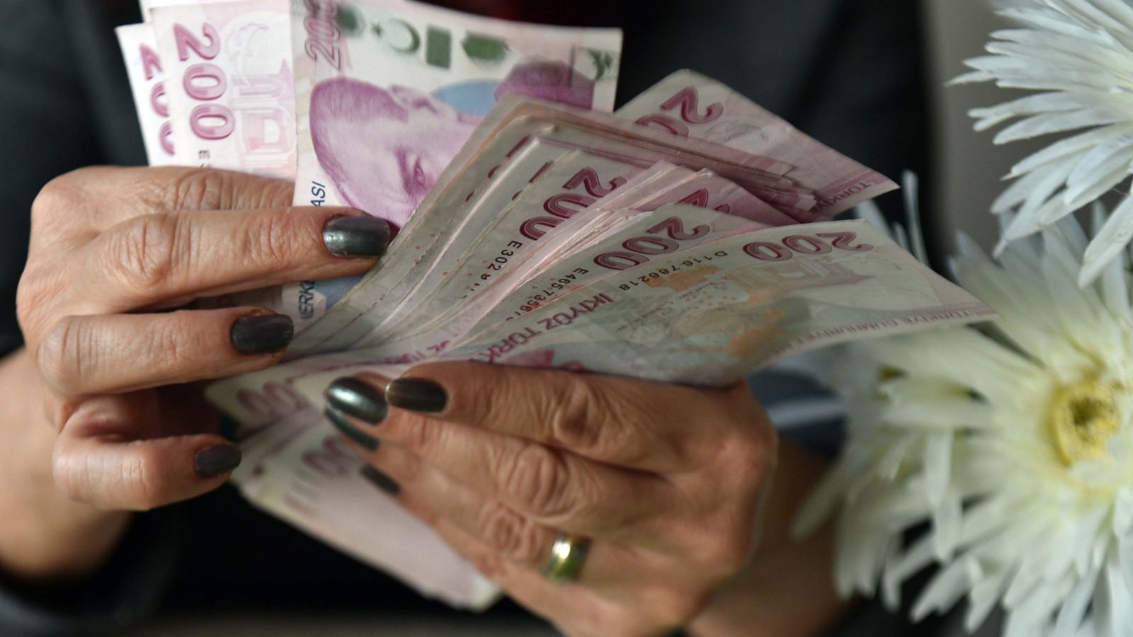 Enflasyon açıklandı! Emekli ve memur maaşı için yeni zam hesabı geldi!