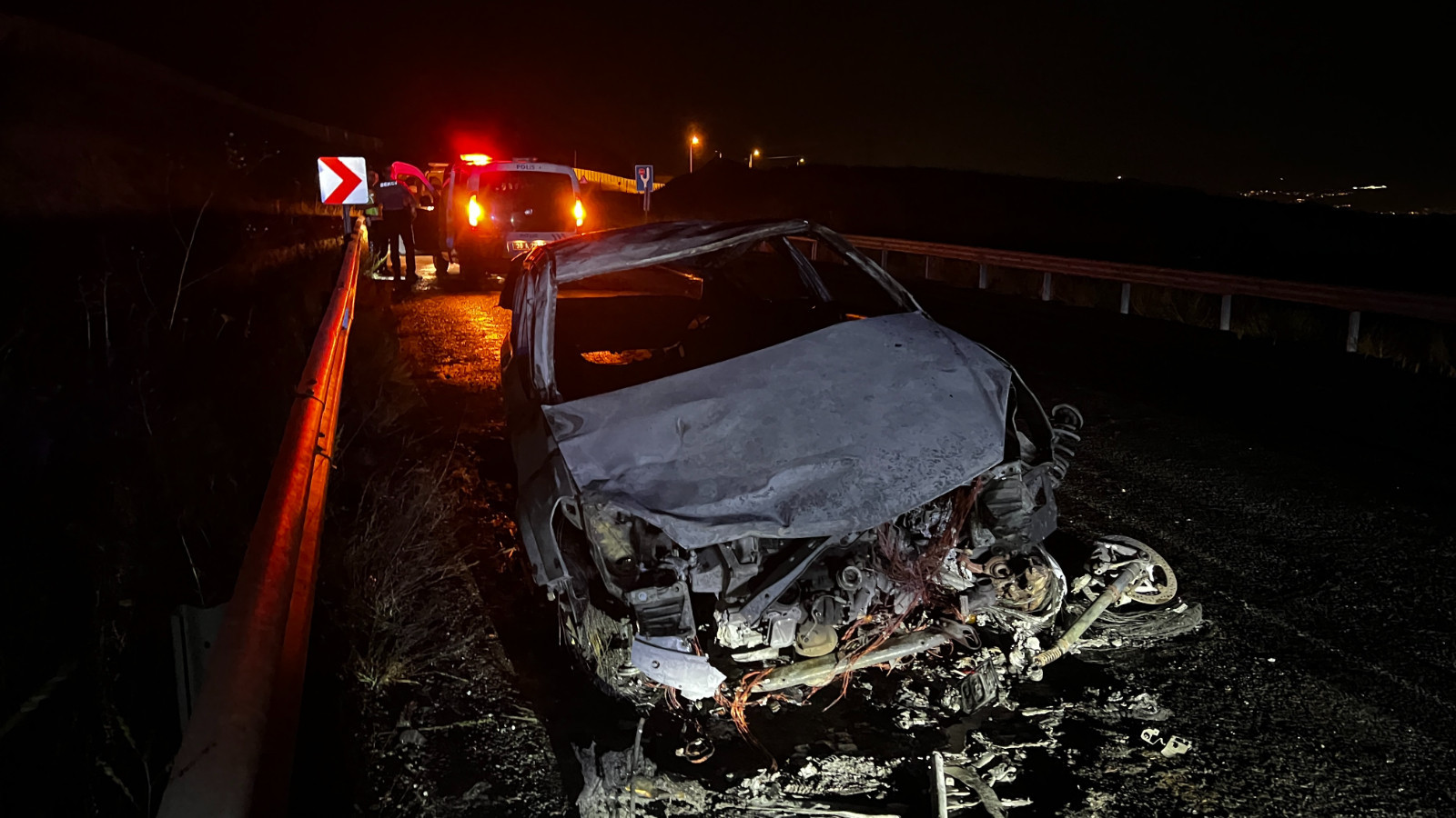 Kayseri'de otomobil ile motosiklet çarpışıp yandı! İki yaralı