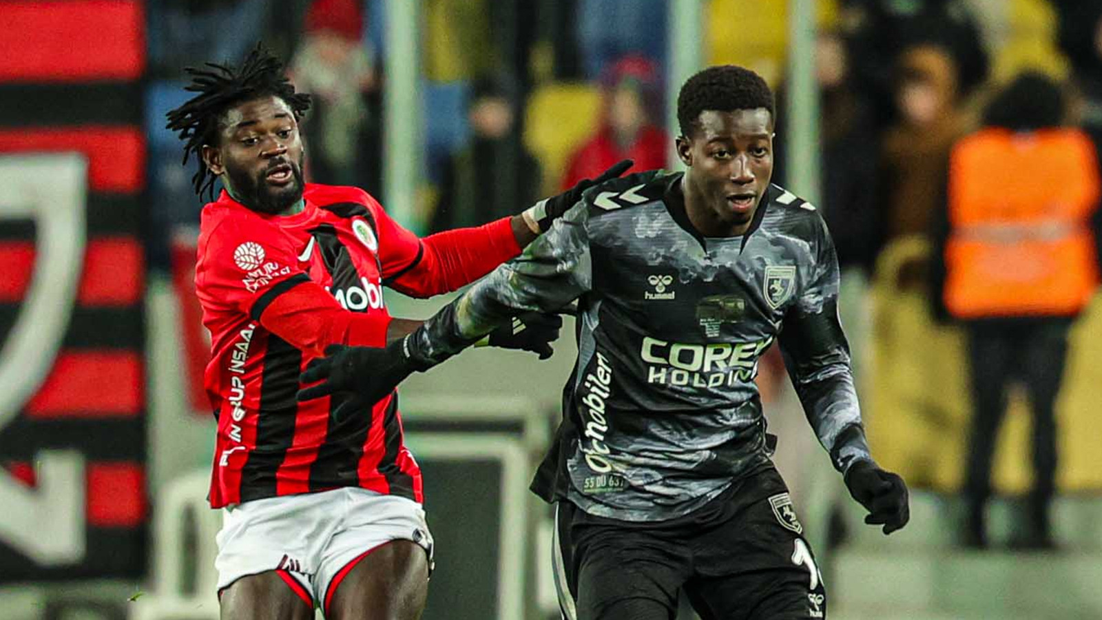 Samsunspor, 100 bin euroya aldığı stoperi 8 milyon euroya sattı