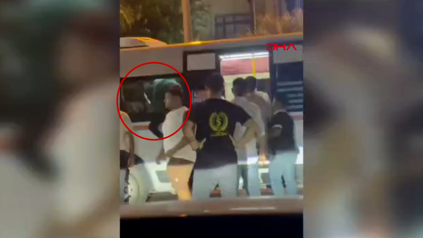 Adana'da dolmuşta darp anları kamerada