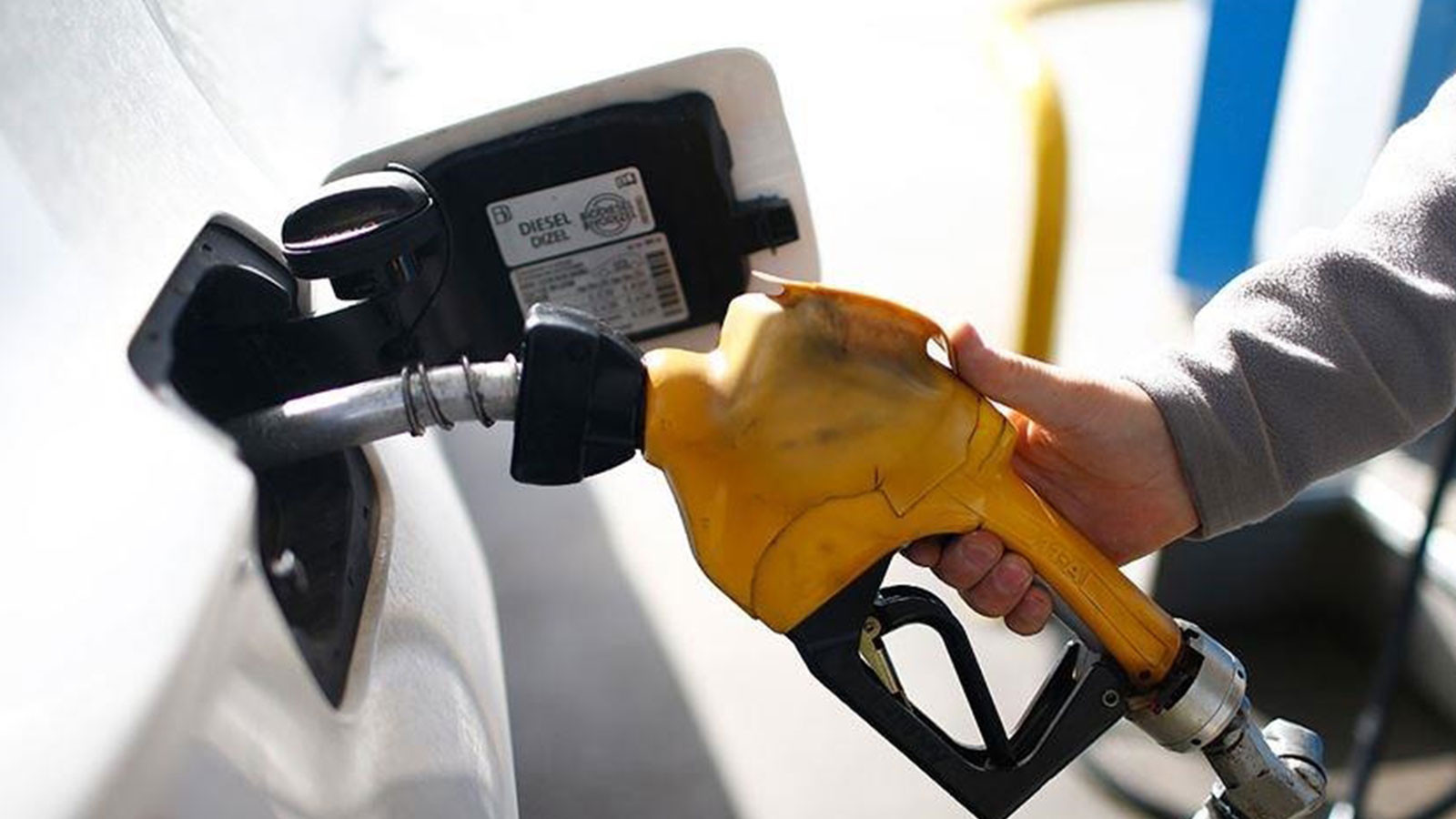 Araç sahipleri dikkat! Motorin ve benzine zam geldi!