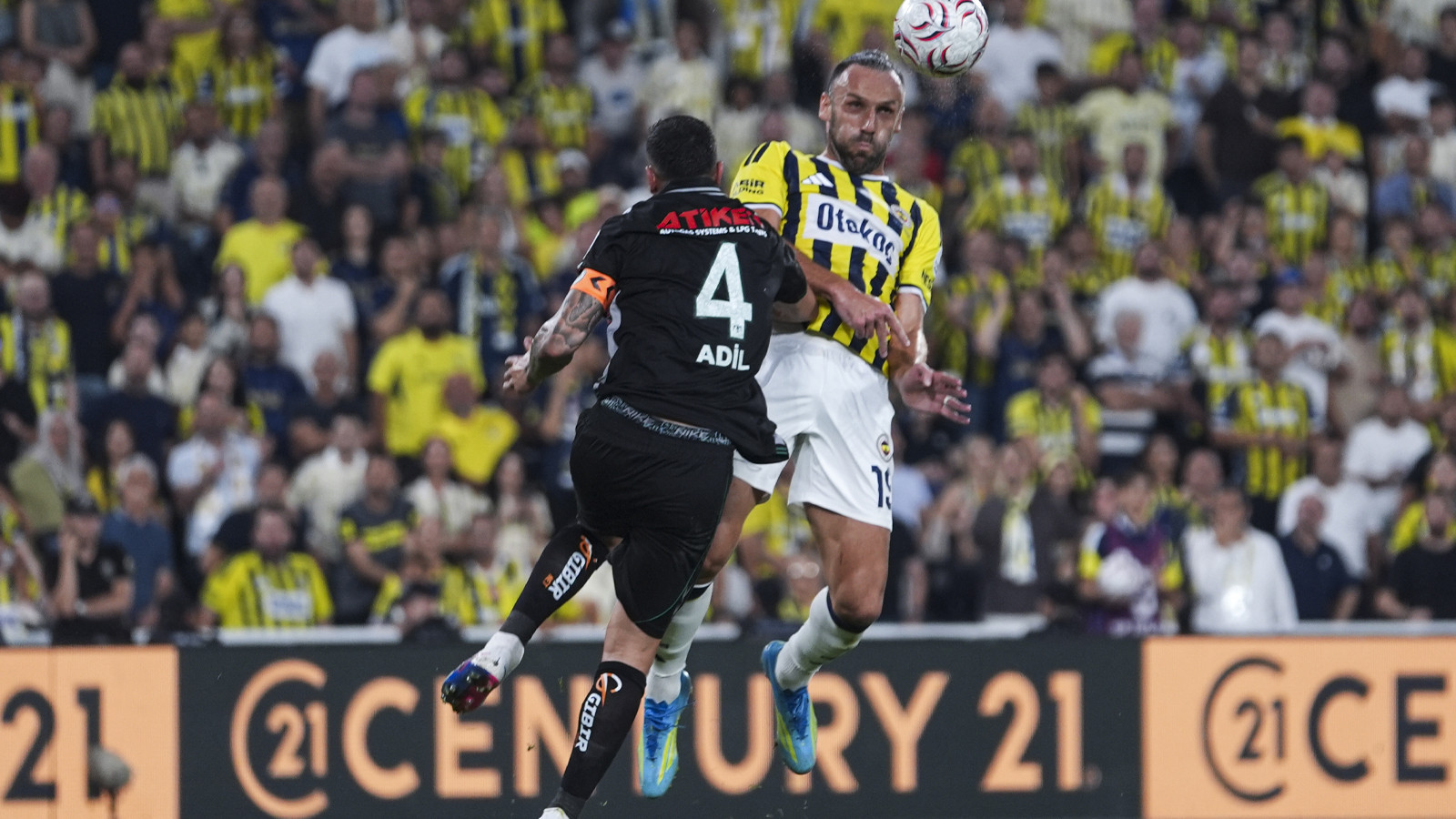 Fenerbahçe Adil Demirbağ için görüşmeleri sürdürüyor