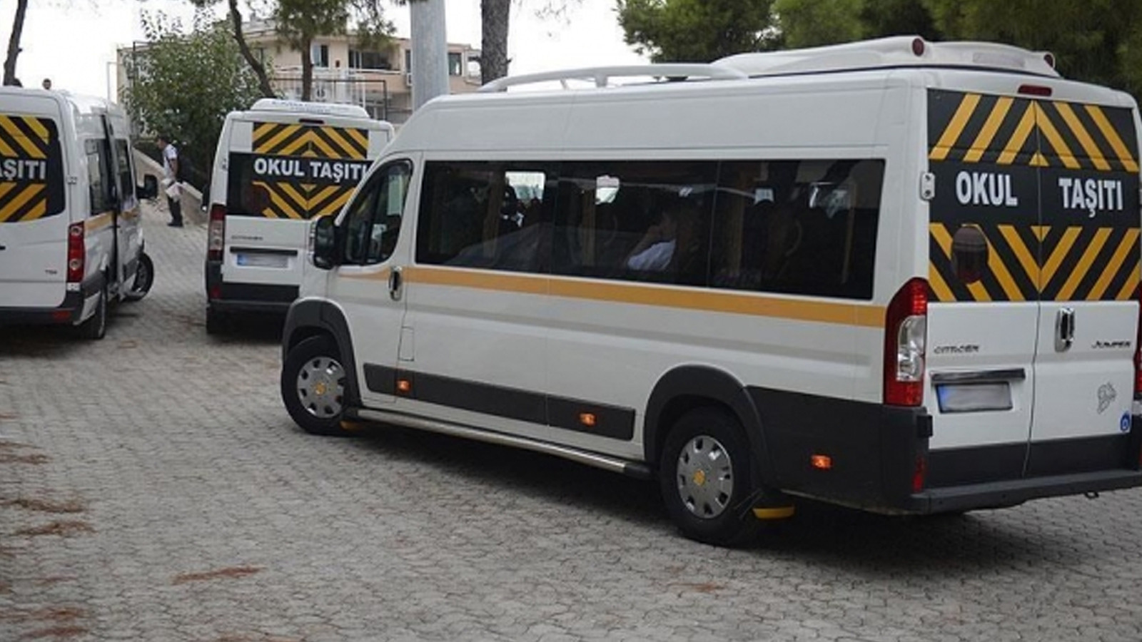 Okul servisi cep yakacak! Üç büyükşehirde fiyatlar 93 bin liraya dayandı