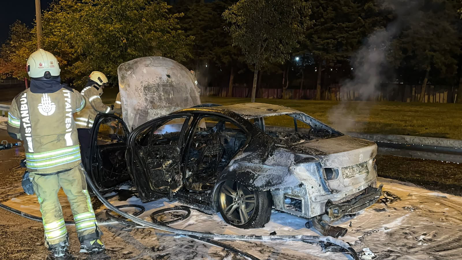 Bakırköy'de otomobil yangını