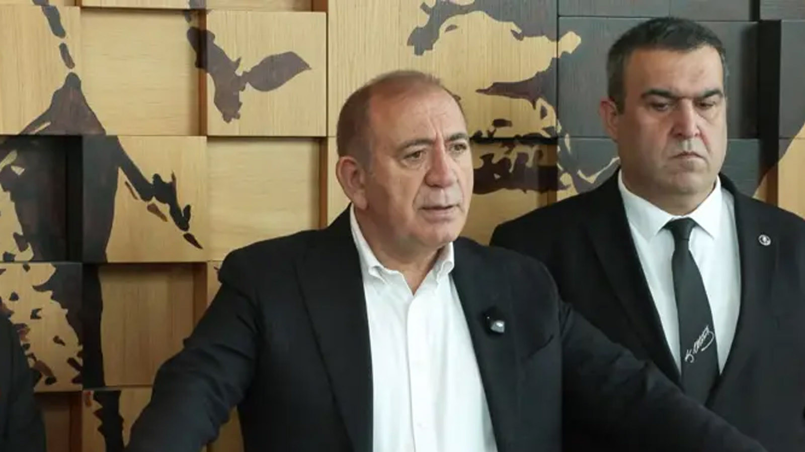 Gürsel Tekin ve çağrı heyetinin görevi sona erdi