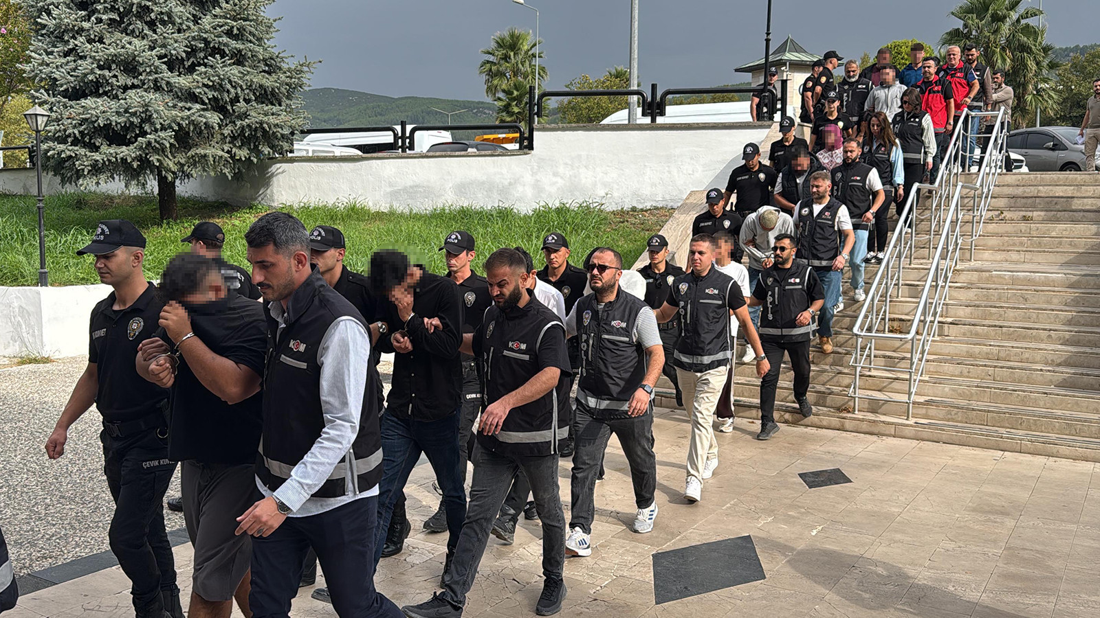 Muğla'da Güvenlik Operasyonu: 13 Tutuklama