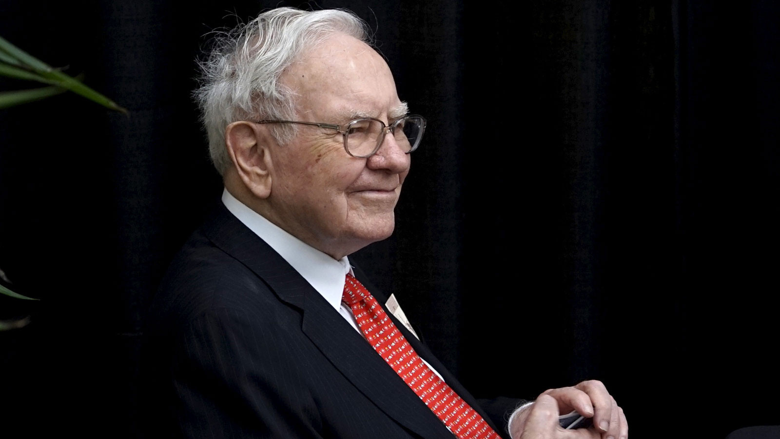 Warren Buffett Berkshire Hathaway yönetiminden ayrıldı