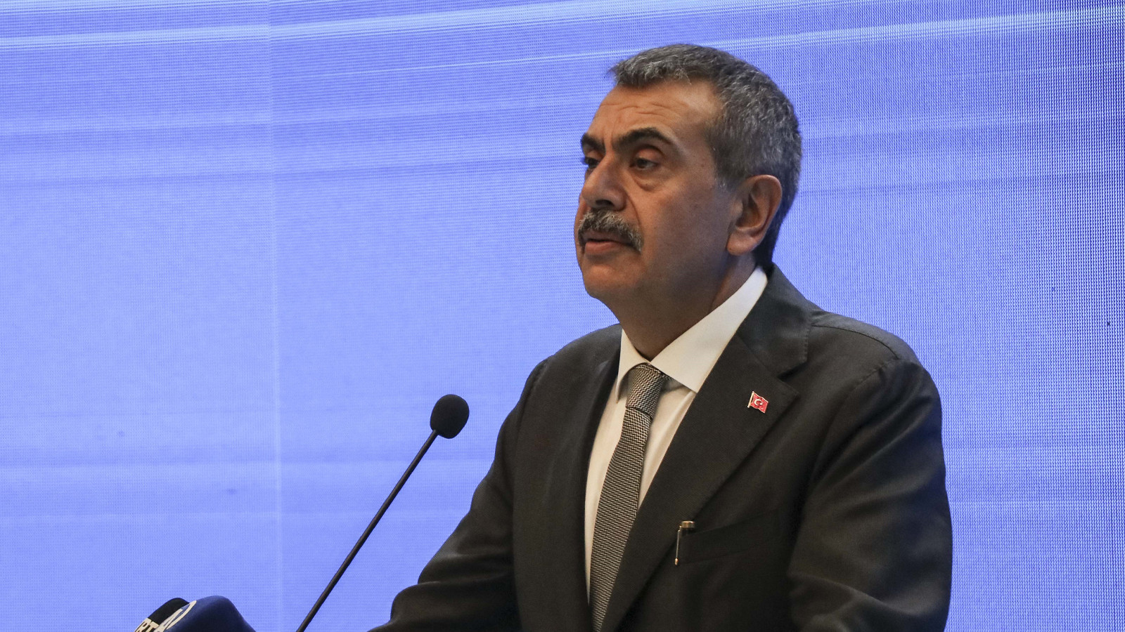 Milli Eğitim Bakanı Yusuf Tekin, ara tatil tartışmalarına açıklık getirdi: 'Böyle devam edeceğiz'