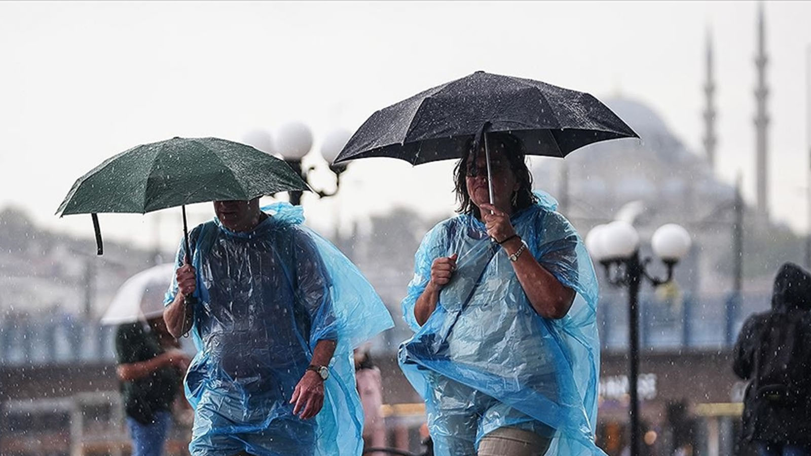 Meteoroloji'den sarı kodlu sağanak uyarısı: Sıcaklıklar 21 dereceye düşecek
