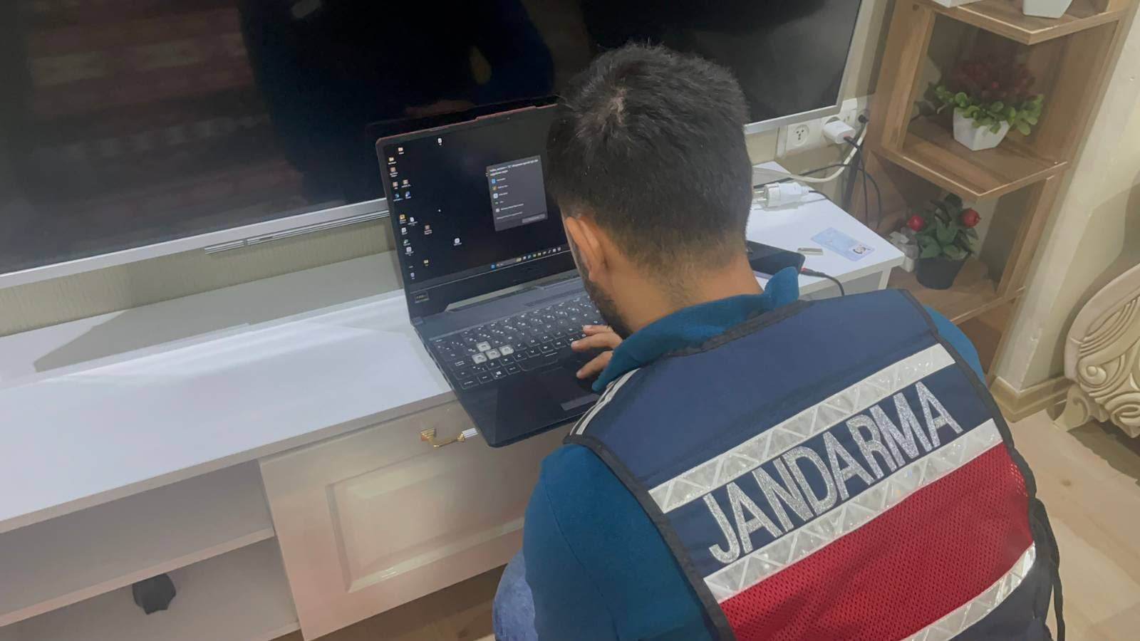 101 milyon kimlik verisini satmışlar: "Dragon Hacker" paneline operasyon
