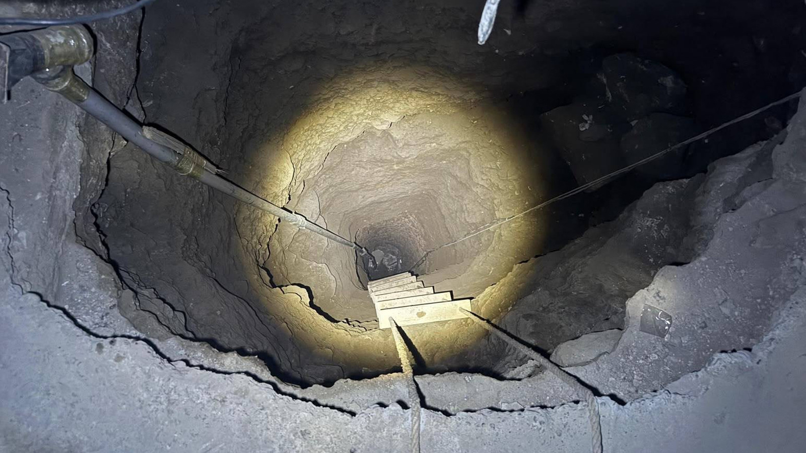 Şanlıurfa’da evde 25 metrelik kuyu kazanılan 2 şüpheli yakalandı