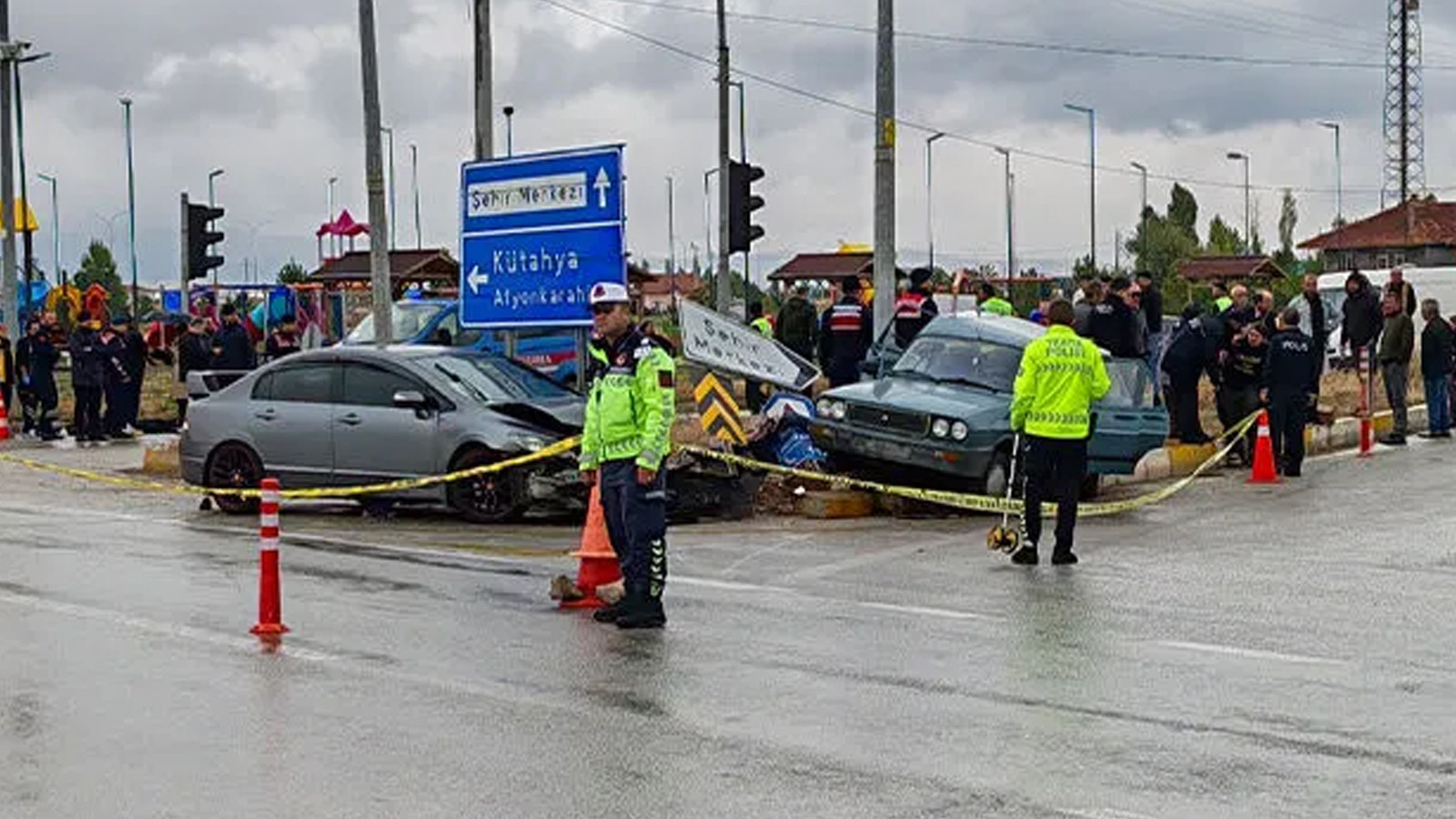 Muğla Ula'da iki otomobil çarpıştı: 1 ölü, 2 yaralı